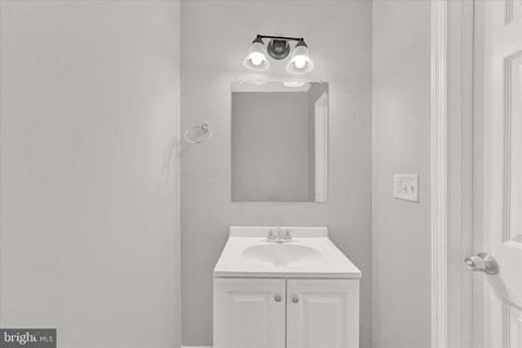 Cozy & comfortable Baltimore Townhouse with Workspace (id. 10412)