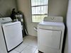 Comfortable Orlando House with dining area, free washer & dryer,  close to public transportation. (id. 7404)