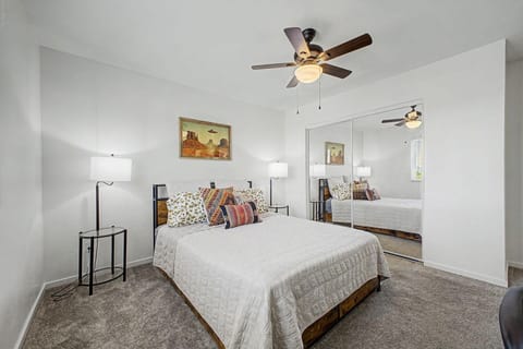BRAND NEW LAUNCH! 4 Rooms Only | Mini Fridges | Fastest WiFi | Extra Storage | Minutes From Freeway (id. 42500)