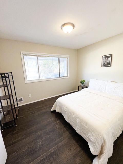 roommates in Undisclosed, Atlanta, GA 30296 Chic Room for Rent 

Live in style in this sleek, modern room nestled in the heart of Riverdale. (id. 11683) - cirtru.com