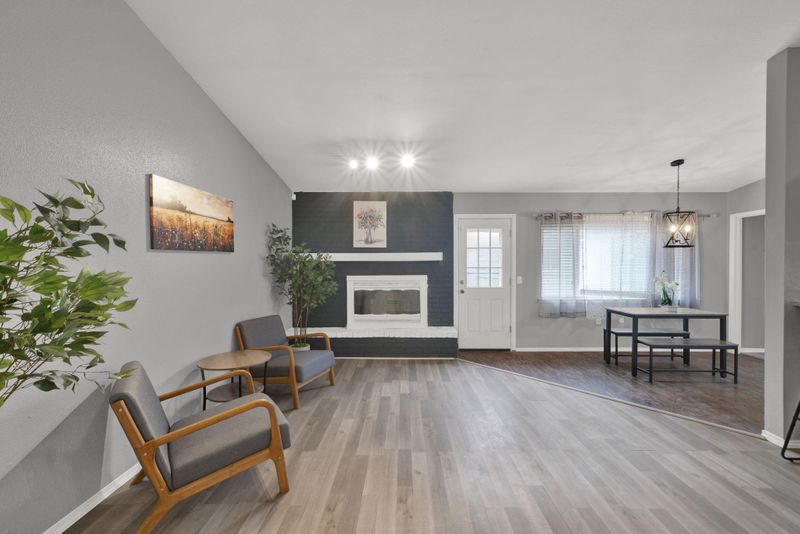 roommates in Undisclosed, San Antonio, TX 78217 Spacious & newly-renovated San Antonio Home. Only two minutes from Shopping and ten minutes to airport. (id. 10761) - cirtru.com