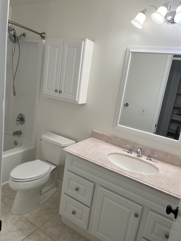 roommates in Vero Beach Private Room in 2Bed.2Bath - cirtru.com