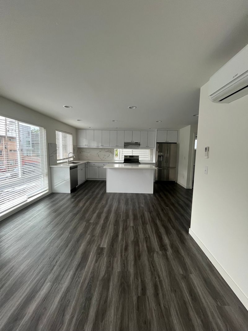 roommates in Seattle Entire Place 8Bed.3Bath - cirtru.com