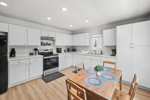 Be the First! Brand-New Jacksonville Rooms w/Private Bath, Fridge & Workspace—Limited Spots! (id. 32751)