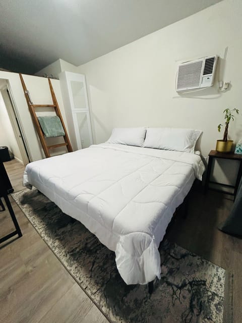 ADU Hesperia Corner Haven (id. 44169)