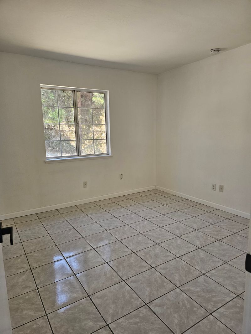 Private Room in 3Bed.1Bath