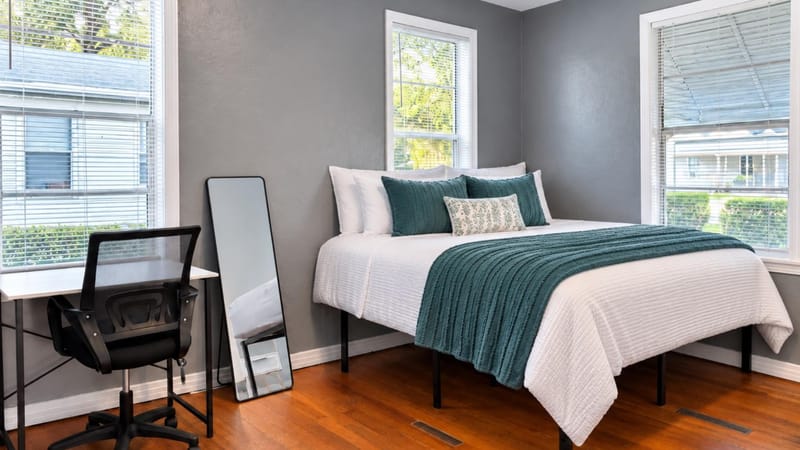 Live Comfortably, Spend Less! | Furnished Rooms Near NAS JAX (id. 47311)