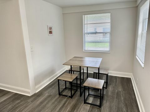 roommates in Undisclosed, Tampa, FL 33603 Newly-renovated and Beautiful Tampa house with Backyard! (id. 2974) - cirtru.com
