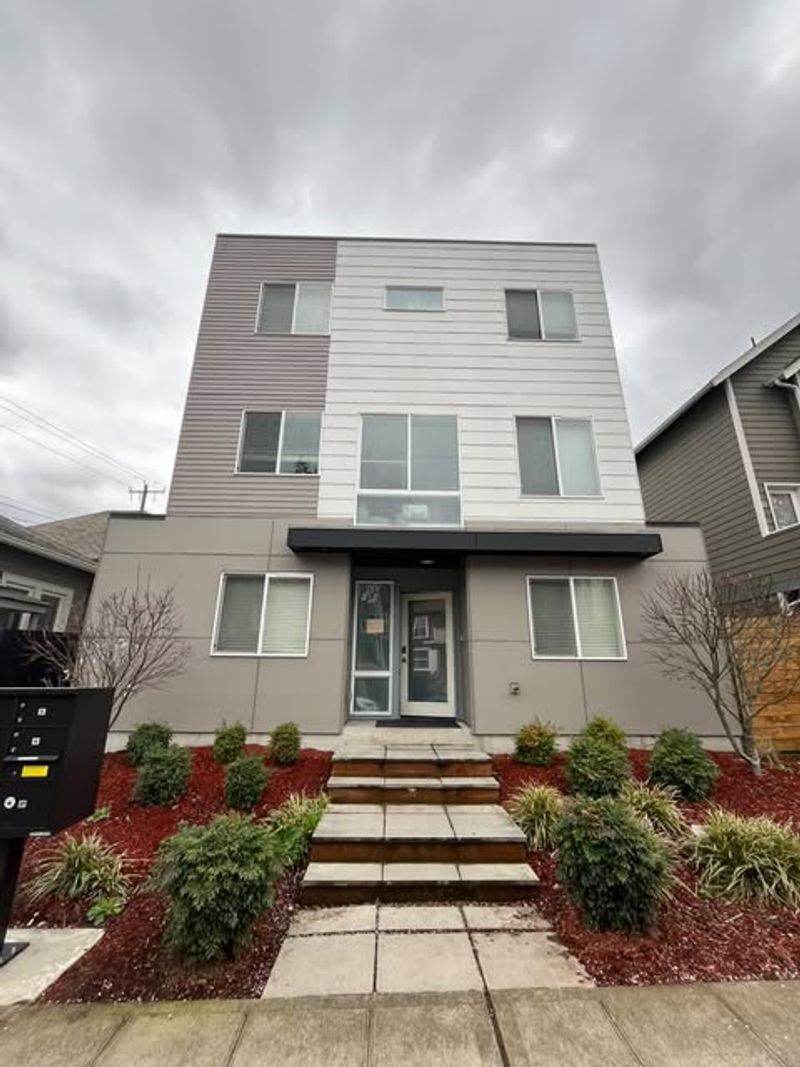 roommates in Seattle Private Room in 9Bed.3Bath - cirtru.com