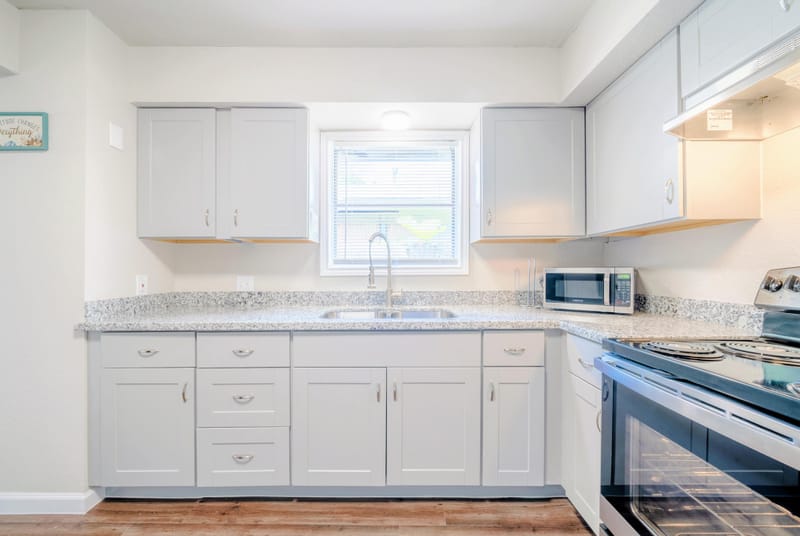 Updated South Houston Home Near Airport  & Metro Multiple Bus Stops Nearby (id. 655)
