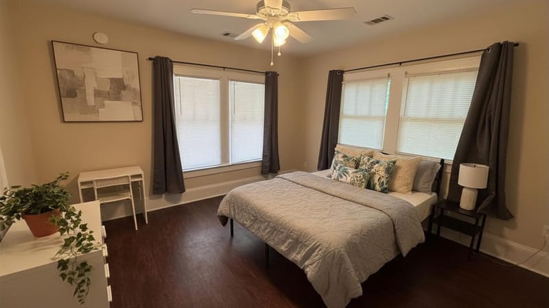 roommates in Undisclosed, East Point, GA 30344 Right in the heart of downtown East Point - walk to everything including MARTA train station (id. 19858) - cirtru.com
