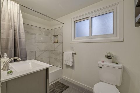 roommates in Undisclosed, Portland, OR 97266 Zen Portland Bungalow with Dining area. Beautiful & newly-renovated. (id. 9844) - cirtru.com
