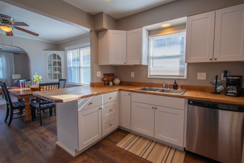 roommates in Mayfield Heights Entire Place 2Bed.1Bath - cirtru.com