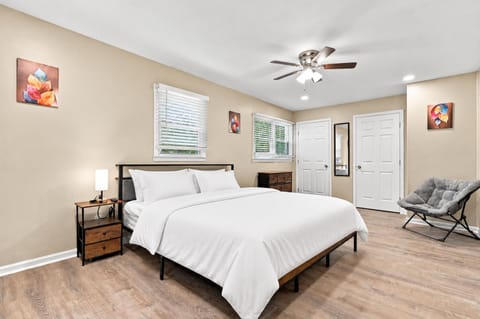 roommates in Undisclosed, Decatur, GA 30035 Spacious & Comfortable Home in Decatur: Fully Furnished Shared Living with Private Bathrooms |  Free Wi-Fi , Monthly Cleanings , Bright Open Areas , Near Highways & Transit (id. 46183) - cirtru.com