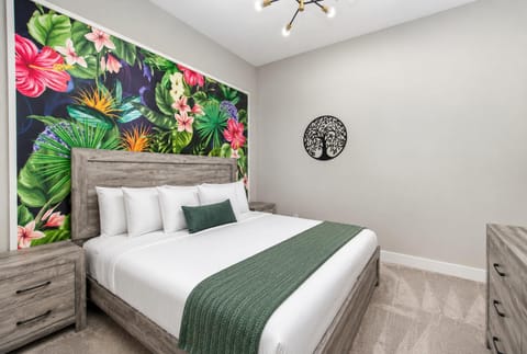 Private Ensuite Bathrooms | Gym| Modern Room in Kissimmee |Close to Everything – Shops, Dining, Walmart, I-92  | Wi-Fi Included |  Resort Living (id. 14401)