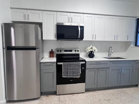 Private 2-Bedroom / 1-Bath ApartmentOnly 2 Members Per Unit (id. 29631)