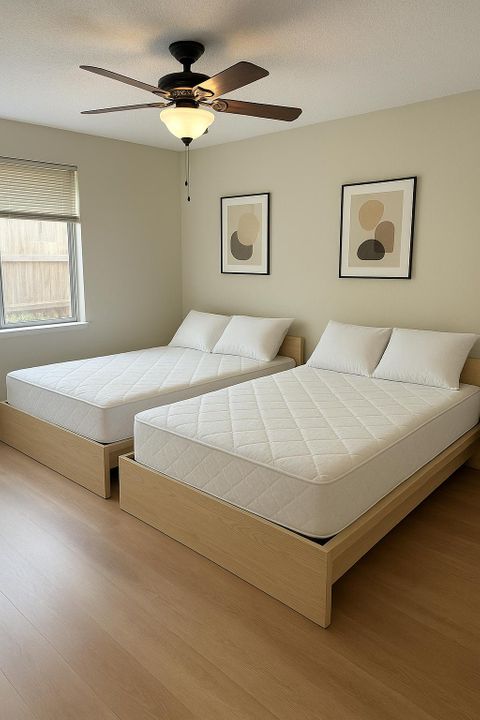 Like New!  Live close to i10 and on the bus line (id. 18184)