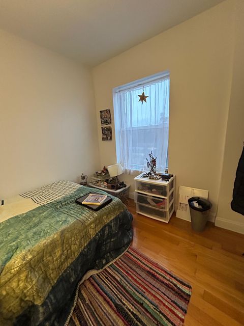 Private Room in 3Bed.1Bath