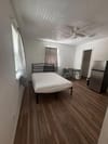 Humble ensuite w/bath and kitchenette/fridge WIFI upstairs-1960/59.IAH 15 mins. Couples/Guest ok. (id. 15918)