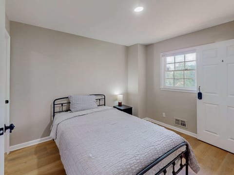 Modern Co-Living in Decatur – Newly Renovated | Private Ensuites Available (id. 38399)
