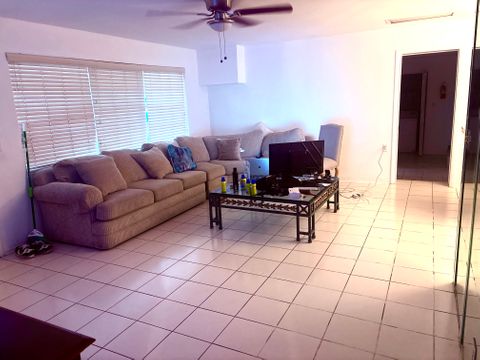 Private Room in 3Bed.1Bath