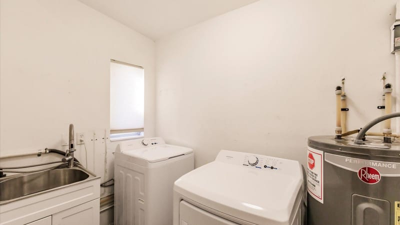roommates in Undisclosed, Port Charlotte, FL 33952 Newly-renovated Canal Home in Port Charlotte, $0 move-in fee! (id. 3597) - cirtru.com