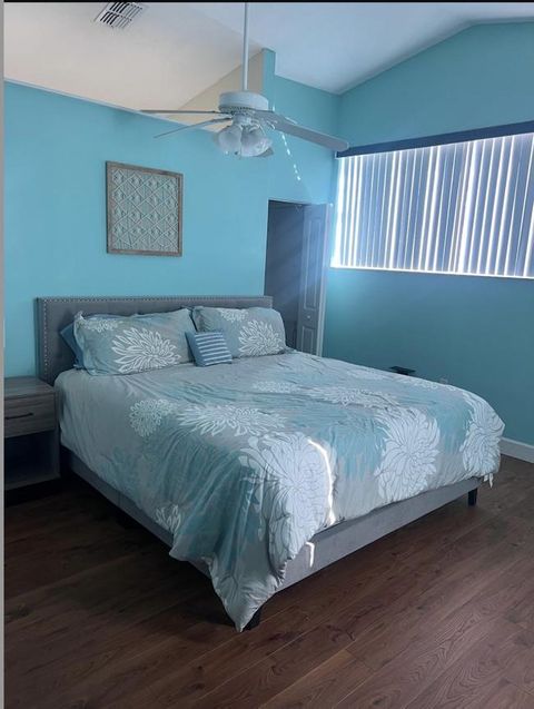 Live in Spring Hill (id. 31677)