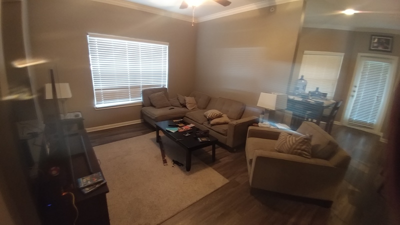 Looking for roomate