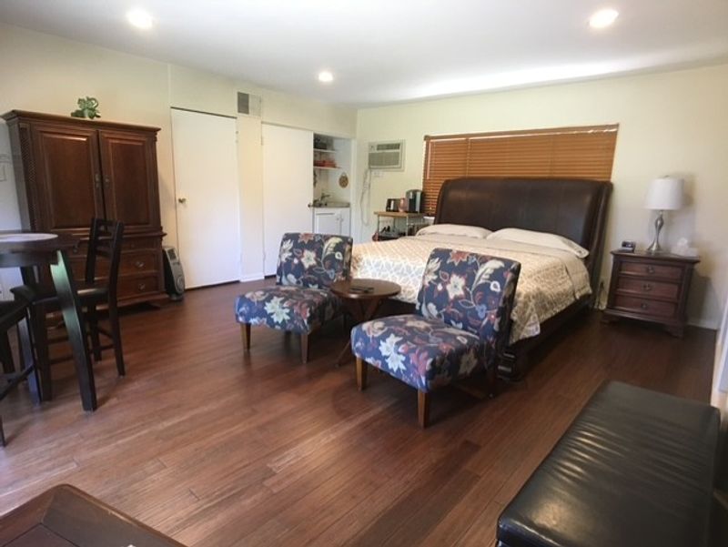 roommates in North Hollywood Room5Bed.4Bath - cirtru.com