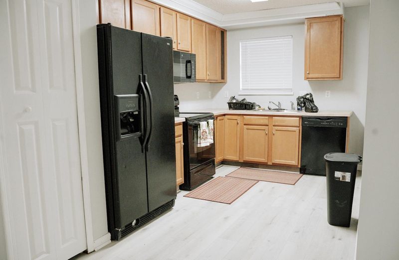 Fully Renovated April 2025  Convenient Location Near Main St  Spacious Rooms with Work Desks  Bus Stop Line 1 within Walking Distance (id. 13266)