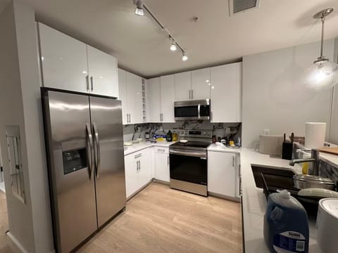 Private Room in 2Bed.2Bath
