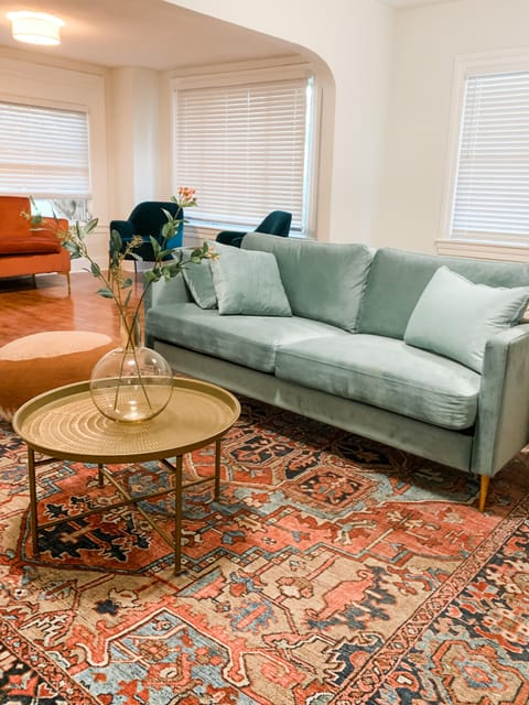 United Central Home, less than a minute walk to transit stop 1st Ave N + 47th St N (id. 13422)