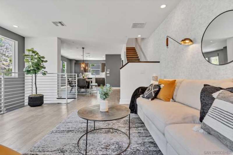 Private Room in 3Bed.4Bath