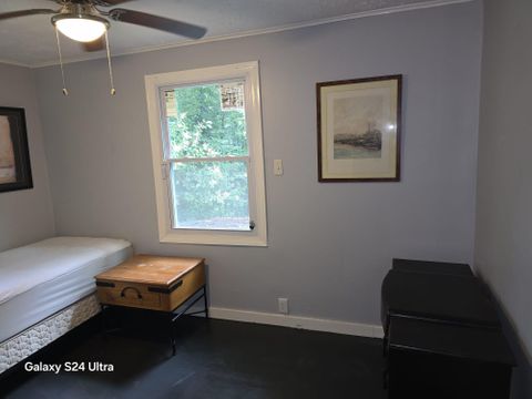 roommates in Undisclosed, Atlanta, GA 30310 Fully Furnished Private Room + Workspace + Own Fridge + WiFi - Move in Ready (id. 14614) - cirtru.com