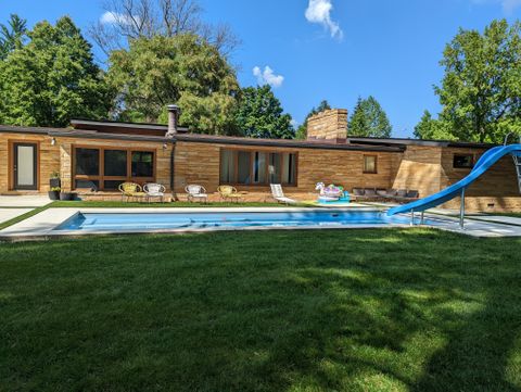 Entire Place 4Bed.2.5Bath