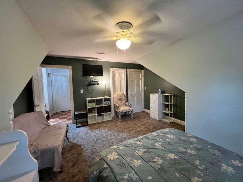 roommates in Greenwood Private Room in 4Bed.3.5Bath - cirtru.com