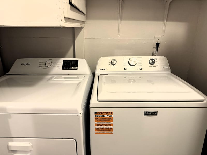 NW Dallas home - close to Love Field, Southwestern Medical, public transport (id. 36379)