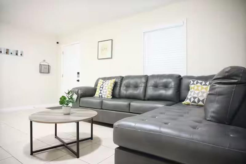 Comfy, spacious and solid home with large rooms, free parking, and convenient kitchen amenities. (id. 41373)