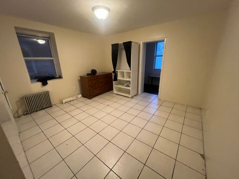 Private Room in 3Bed.1Bath