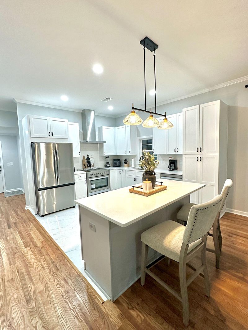 roommates in Undisclosed, College Park, GA 30337 5 MINUTES to Airport! Stunning newly renovated home close to major attractions and amenities (id. 19415) - cirtru.com