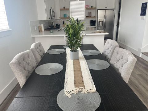 Exclusive Modern Rooms Near Medical Center & Downtown | Private Baths | All Utilities Included | No Move-In Fee | WON'T LAST LONG (id. 30053)