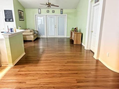 roommates in Seffner Private Room in 4Bed.2Bath - cirtru.com