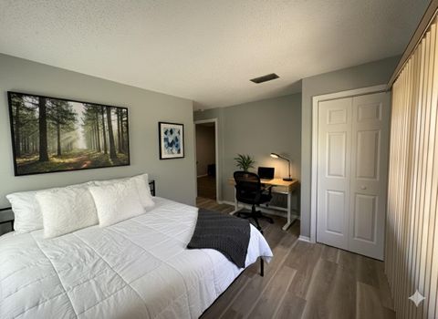 Live in Spring Hill tucked away from the traffic, High and dry enjoy this new renovated home (id. 16427)