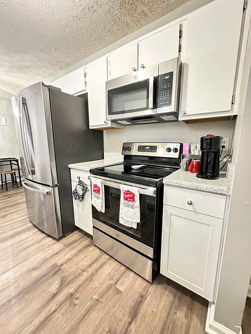 roommates in Undisclosed, College Park, GA 30349 Relaxing Backyard ….Spacious Atlanta House with all new stainless steel appliances, Peaceful Neighborhood and Close to Everything!!! (id. 6716) - cirtru.com
