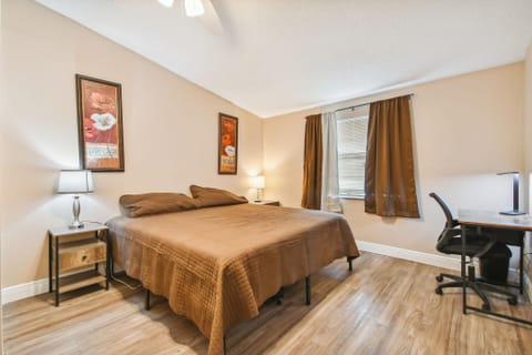 Find Comfort, Convenience & Community in One Place near Historic Downtown Sanford (id. 6991)