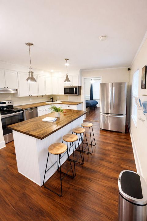 Work Hard. Commute Smart. Live Easy – Prime Belmont Home for Professionals (id. 30139)