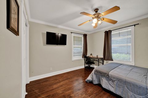 roommates in Undisclosed, Houston, TX 77087 Experience Modern CoLiving in SE Houston |  Private Rooms in Renovated Home |  Ideal for Professionals |  All Utilities + High-Speed Wi-Fi |  Vetted PadMates |  Move-In Ready (id. 14271) - cirtru.com