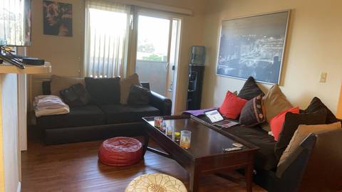 roommates in Colma Private Room by BART station! - cirtru.com