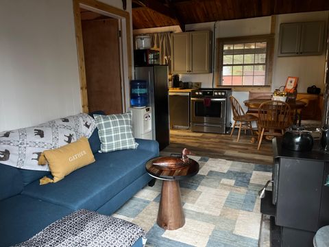 Live in the Tiny house in Ashland (id. 33101)