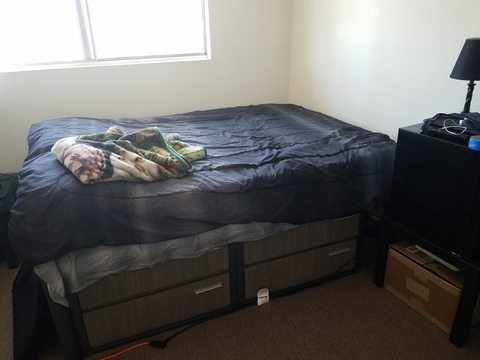 roommates in Fullerton Deluxe Bedroom Private Restroom. - cirtru.com